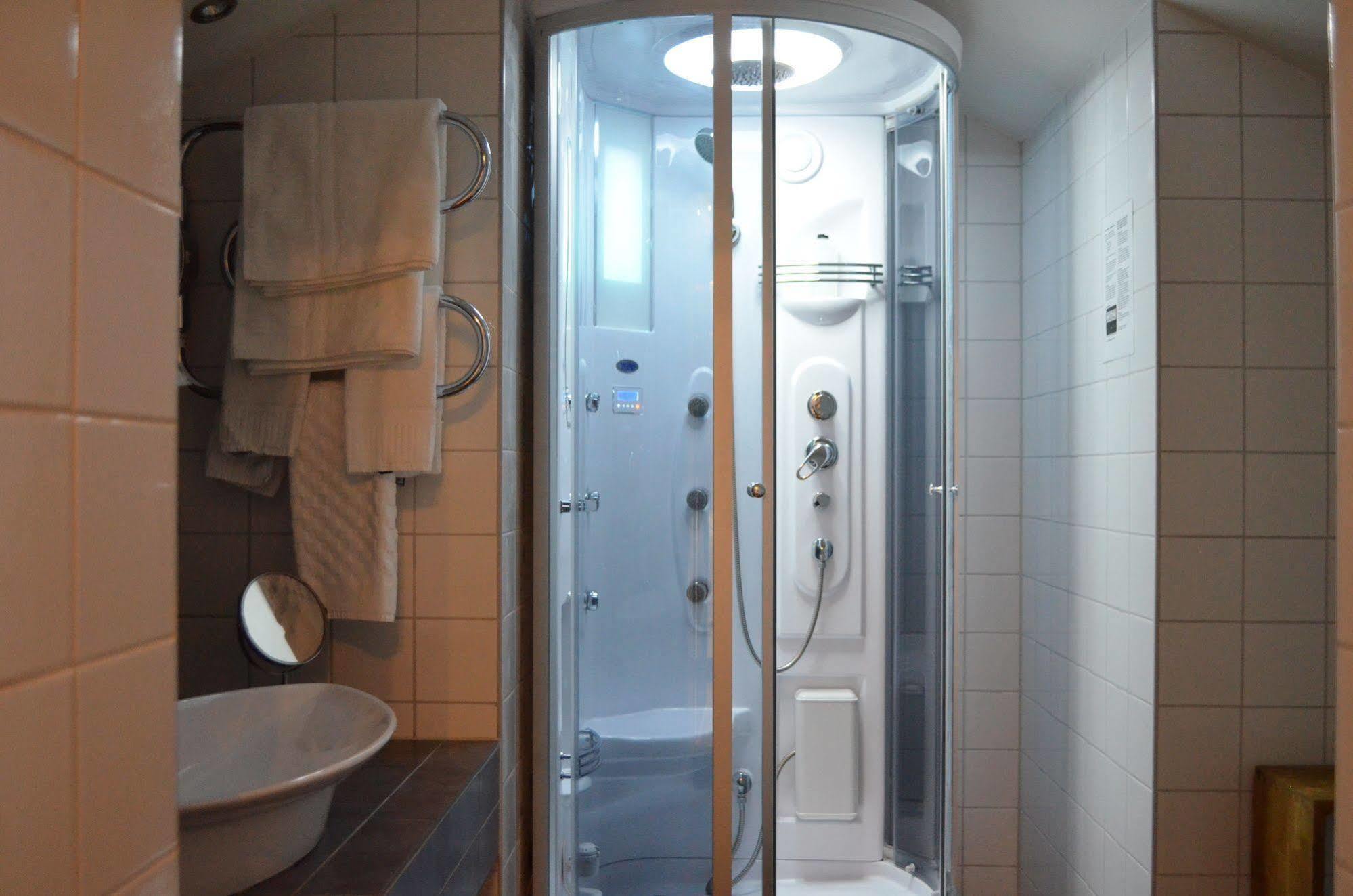 Hotel Wictoria Mariestad Exterior foto